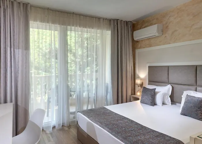 Marina White Sands Hotel